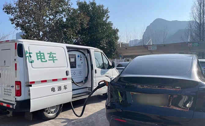 金塔汽车搭电